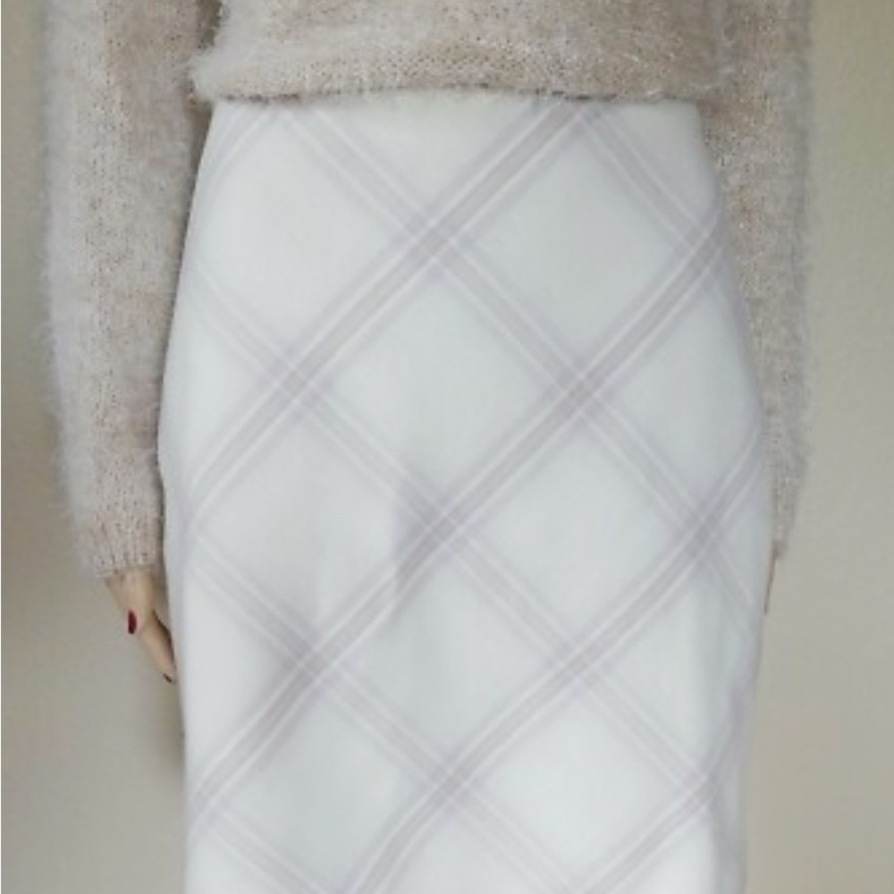 Chic White Plaid Pencil Skirt